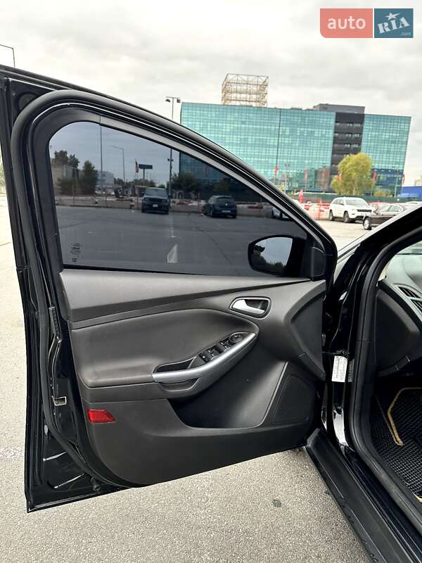 Хэтчбек Ford Focus 2013 в Киеве
