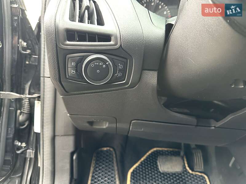 Хэтчбек Ford Focus 2013 в Киеве