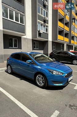 Хэтчбек Ford Focus 2015 в 