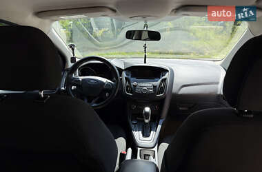 Хэтчбек Ford Focus 2015 в 