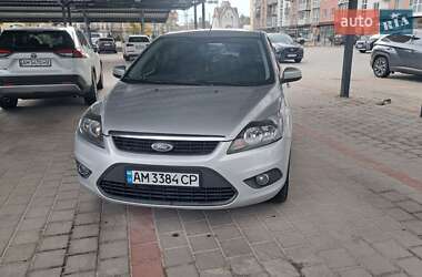 Хэтчбек Ford Focus 2011 в 