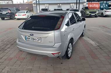 Хэтчбек Ford Focus 2011 в 