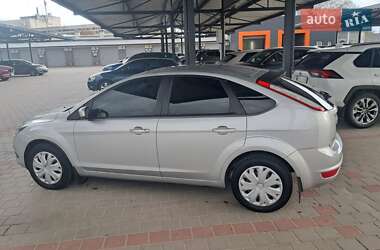 Хэтчбек Ford Focus 2011 в 