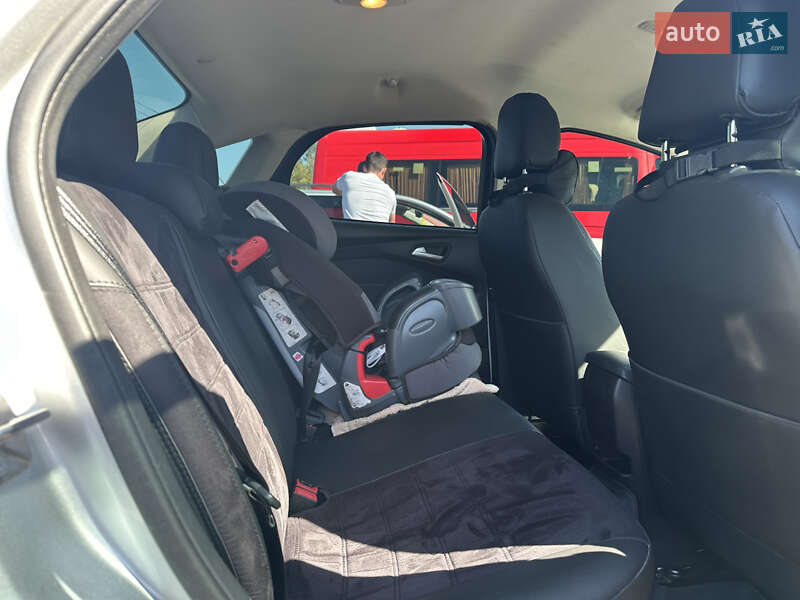 Седан Ford Focus 2015 в Охтирці