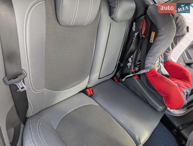 Хэтчбек Ford Focus 2007 в Ровно