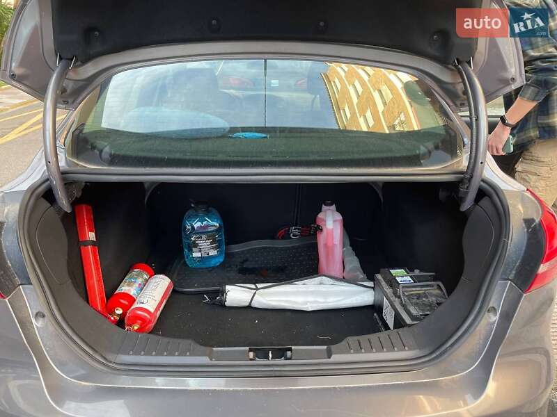 Седан Ford Focus 2015 в Києві