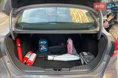 Седан Ford Focus 2015 в 
