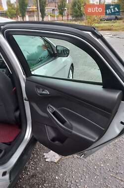 Седан Ford Focus 2014 в 