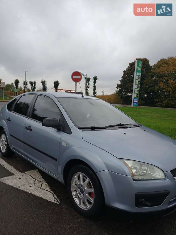 Хэтчбек Ford Focus 2005 в Владимире