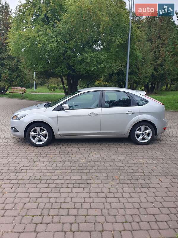Хэтчбек Ford Focus 2010 в Ровно