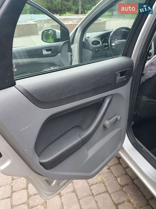 Хэтчбек Ford Focus 2010 в Ровно