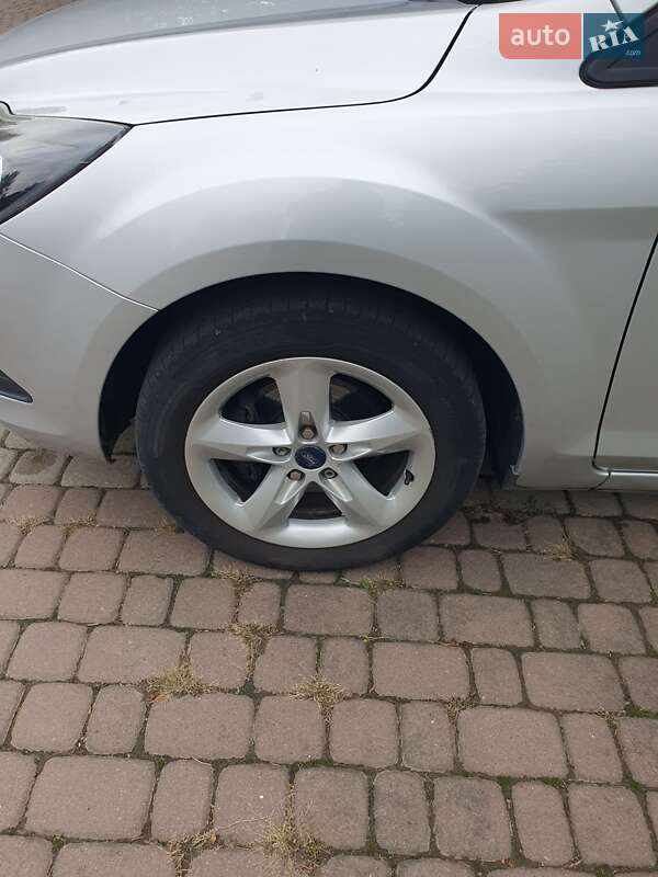 Хэтчбек Ford Focus 2010 в Ровно