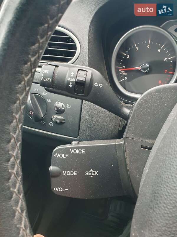 Хэтчбек Ford Focus 2010 в Ровно