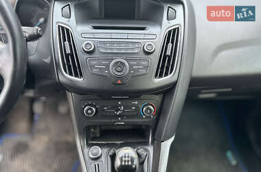 Хэтчбек Ford Focus 2015 в 