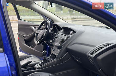 Хэтчбек Ford Focus 2015 в 