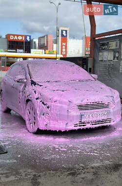Хэтчбек Ford Focus 2015 в 