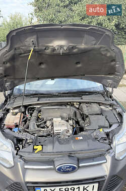 Хетчбек Ford Focus 2014 в 