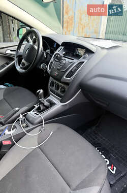 Хетчбек Ford Focus 2014 в 