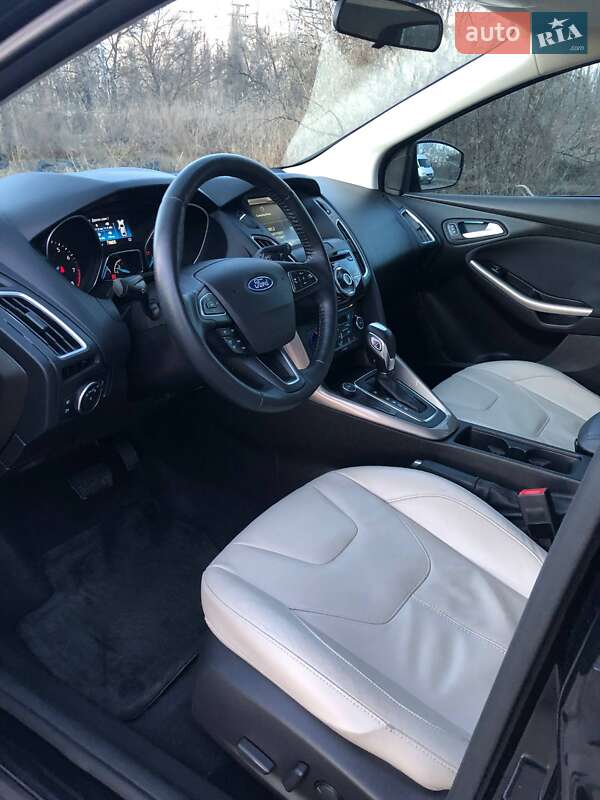 Хэтчбек Ford Focus 2015 в Киеве