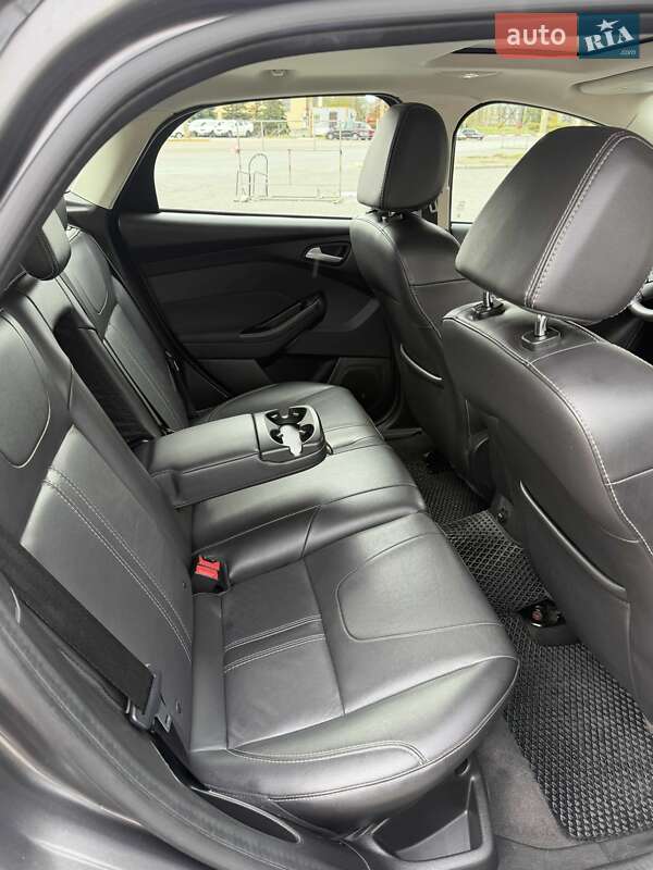 Хэтчбек Ford Focus 2014 в Днепре