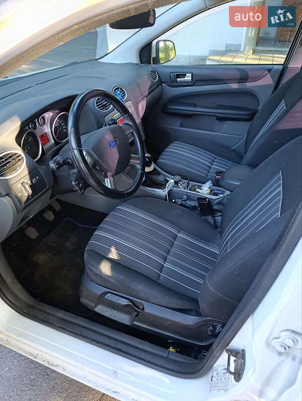 Хэтчбек Ford Focus 2009 в Конотопе