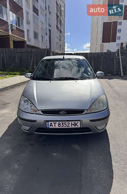 Хэтчбек Ford Focus 2002 в 
