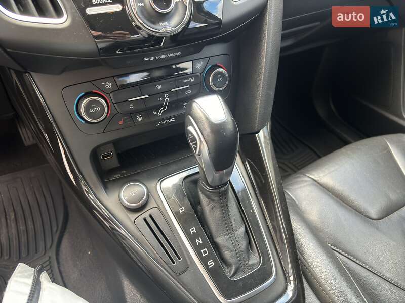 Седан Ford Focus 2015 в Львові