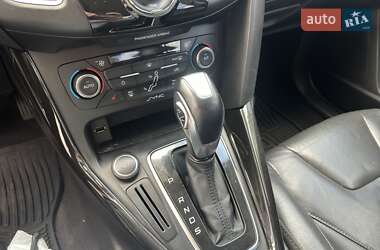 Седан Ford Focus 2015 в 