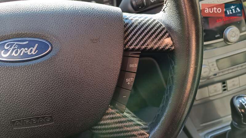 Хэтчбек Ford Focus 2008 в Калиновке