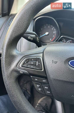 Седан Ford Focus 2015 в 