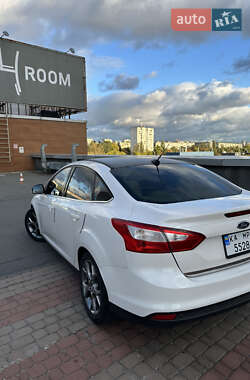Седан Ford Focus 2012 в 