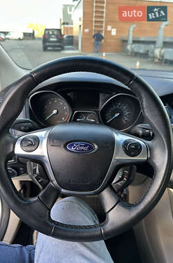 Седан Ford Focus 2012 в 