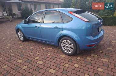Хэтчбек Ford Focus 2010 в 