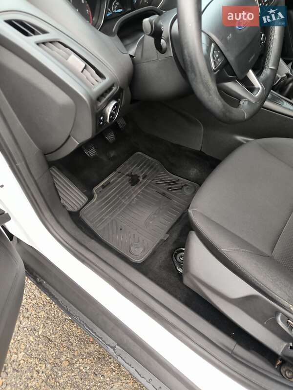 Универсал Ford Focus 2017 в Киеве фото 18 Универсал Ford Focus 2017 в Киеве
