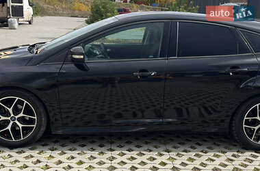 Хетчбек Ford Focus 2015 в 