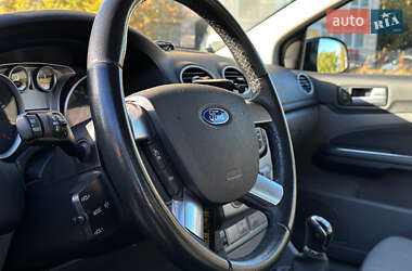 Седан Ford Focus 2011 в 