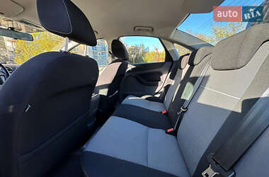 Седан Ford Focus 2011 в 