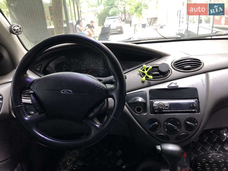 Хэтчбек Ford Focus 2001 в Киеве