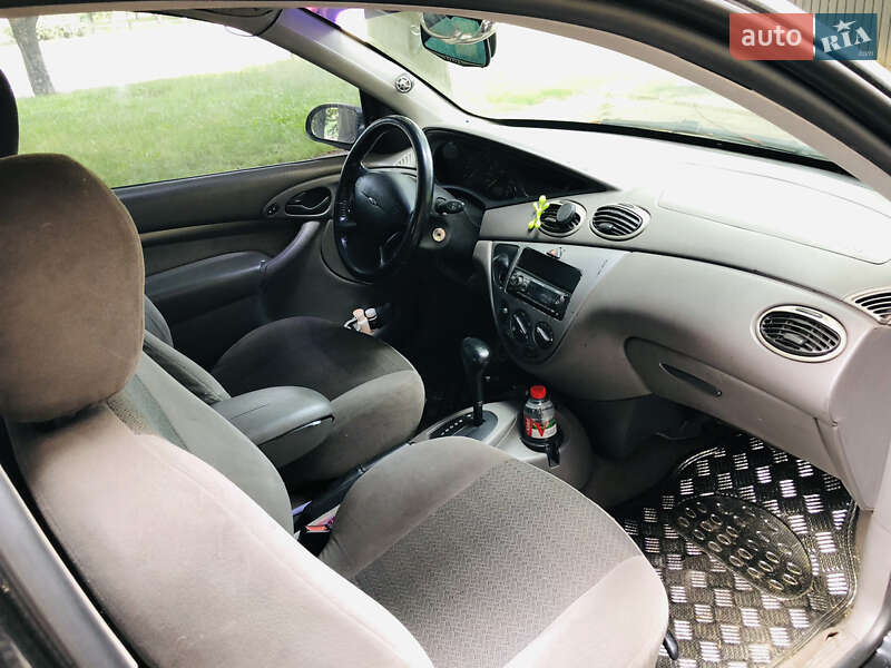 Хэтчбек Ford Focus 2001 в Киеве