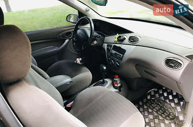 Хетчбек Ford Focus 2001 в 