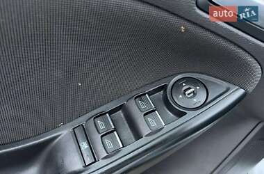 Хэтчбек Ford Focus 2013 в 