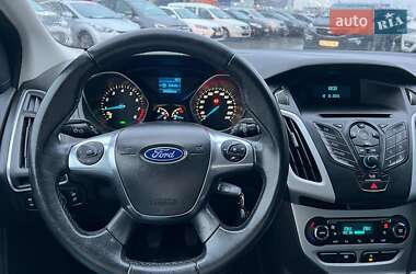 Хэтчбек Ford Focus 2013 в 