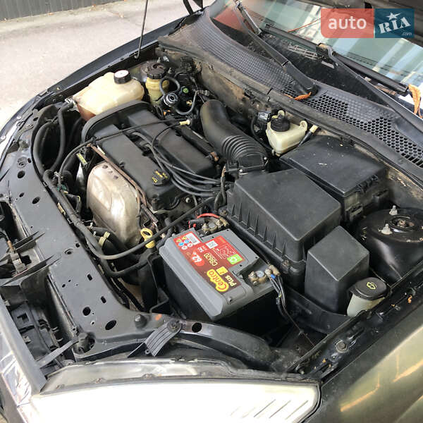 Хэтчбек Ford Focus 2001 в Киеве