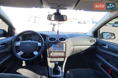 Седан Ford Focus 2005 в 