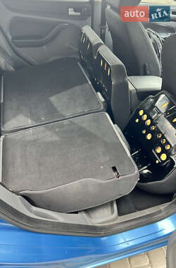 Хэтчбек Ford Focus 2010 в 
