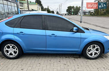Хэтчбек Ford Focus 2010 в 