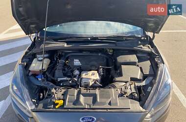 Хэтчбек Ford Focus 2015 в 