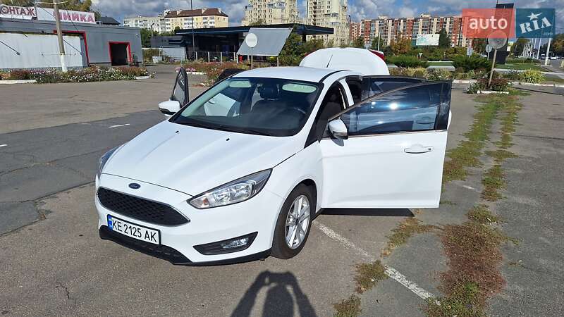 Седан Ford Focus 2015 в Дніпрі