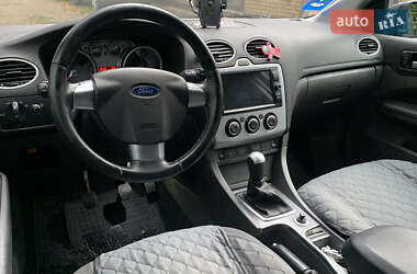 Хэтчбек Ford Focus 2006 в 