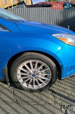 Хэтчбек Ford Focus 2014 в 
